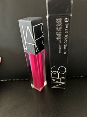 NARS Velvet Lip Glide Liquid Lipstick - Bright Fuchsia